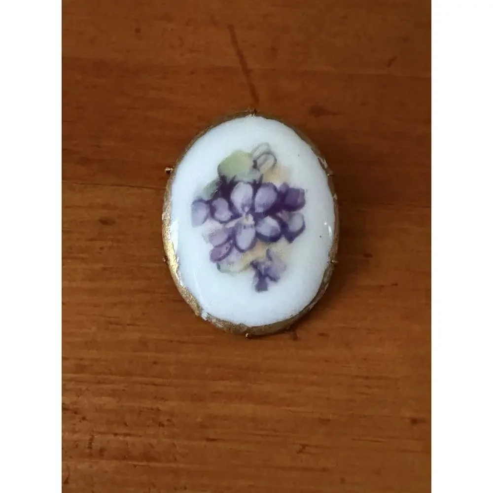 Vintage Hand Painted Porcelain Violets Brooch Gold Tone Frame Cream Green